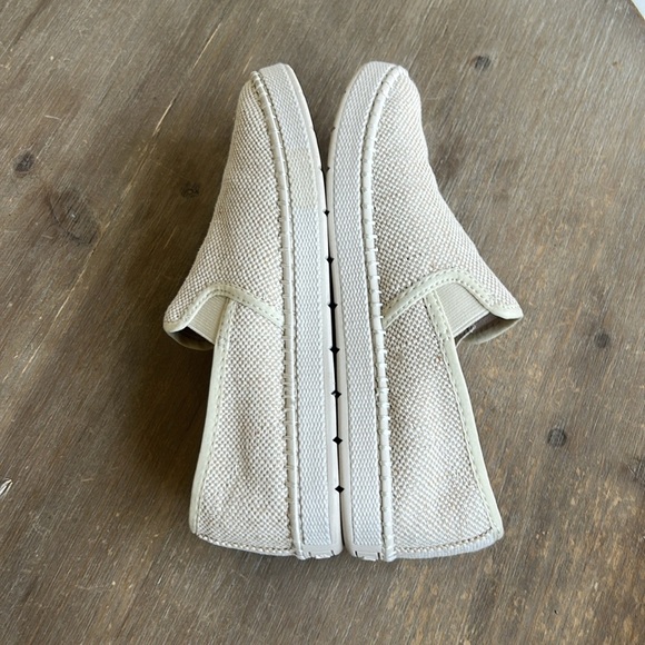 UGG Luciah Natural Slip On Shoes Sneaker Women size 6 - Picture 10 of 14